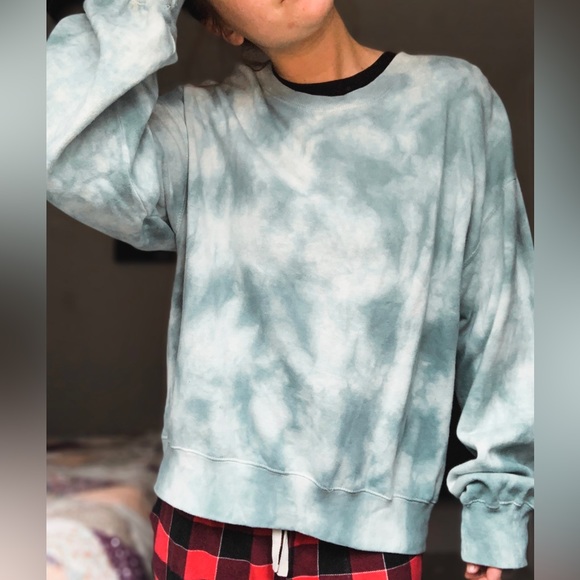 Sweaters - JO & CO baby blue tie dye pullover